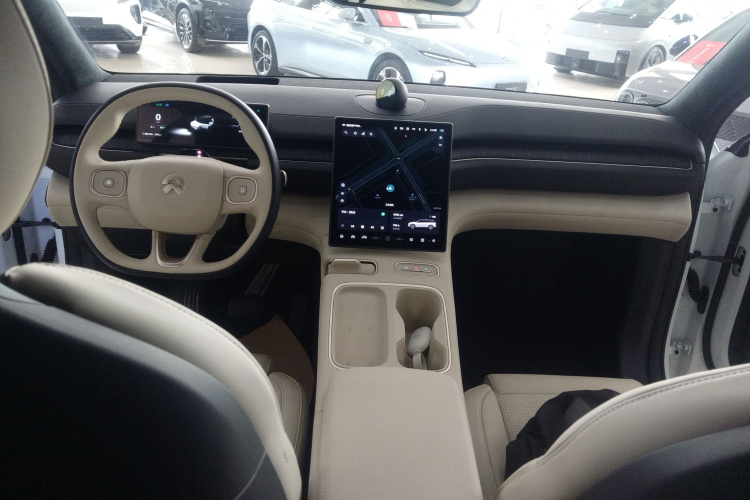 蔚来ES6 2023款 75kWh中控内饰7002