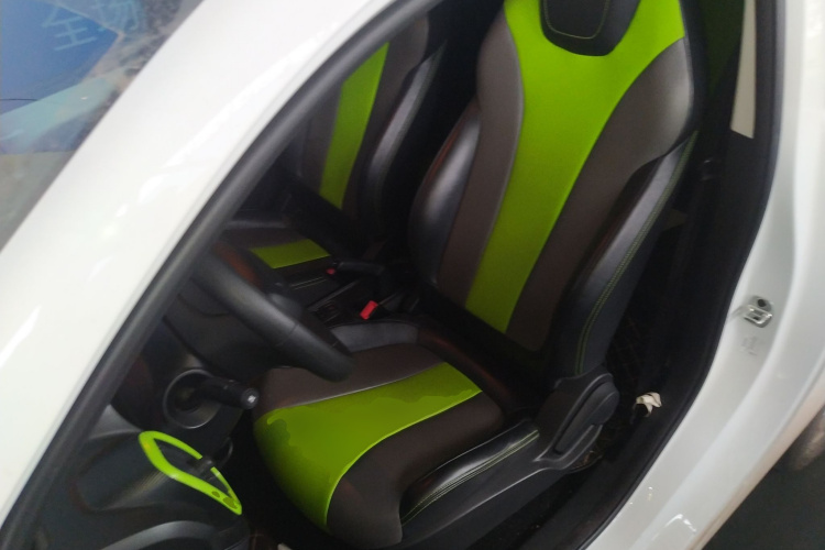 荣威 科莱威CLEVER 2021款 302km卓越版中控内饰19