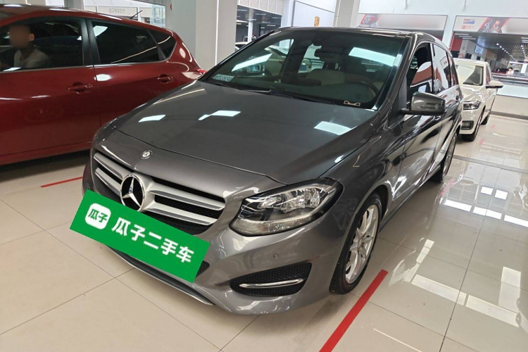 奔驰B级 2015款 B 200 动感型车身外观1