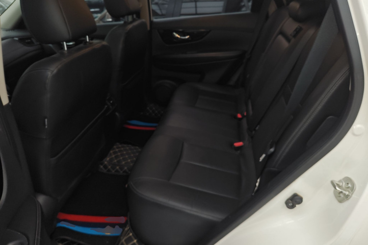 日产 奇骏 2019款 2.0L CVT舒适版 2WD中控内饰21