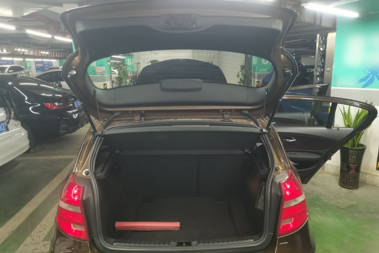 宝马1系(进口) 2008款 120i 自动挡局部细节23