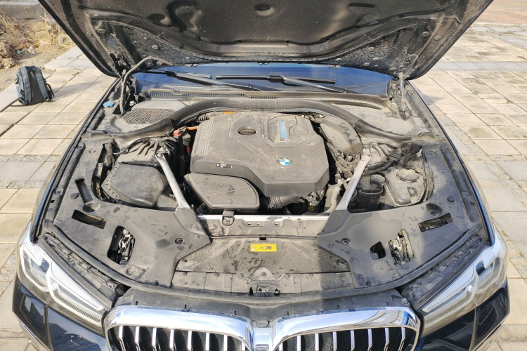 宝马5系新能源 2021款 535Le M运动套装机舱底盘24