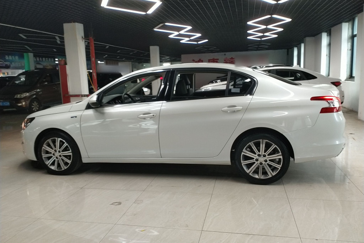 标致408 2018款 350THP 自动豪华版车身外观4