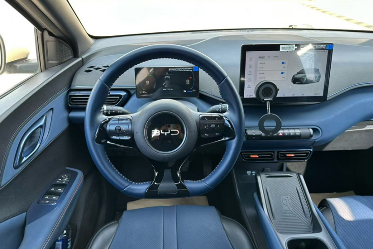 比亚迪 海鸥 2024款 荣耀版 305km 自由版中控内饰7005