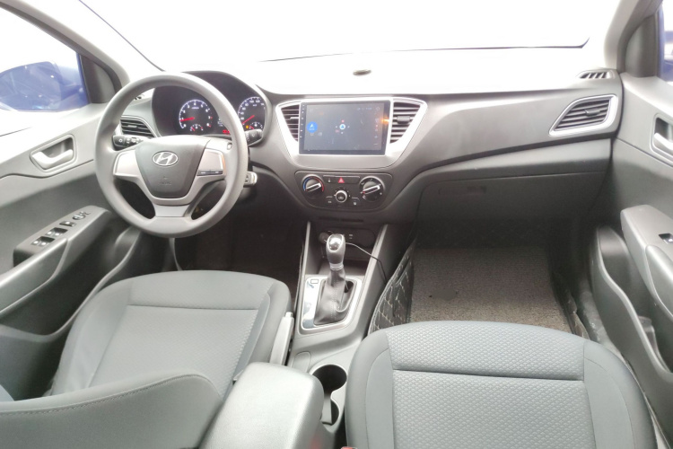 现代 悦纳 2016款 1.4L 自动炫酷版GLS中控内饰7002