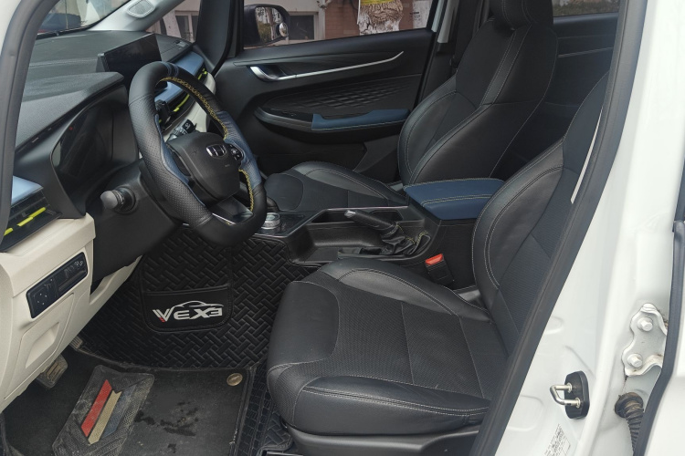 吉利几何 EX3 功夫牛 2021款 坚强牛牛中控内饰7002