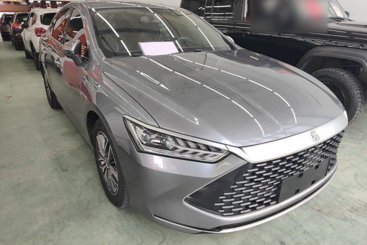 比亚迪 秦PLUS 2021款 DM-i 55KM 旗舰型车身外观3