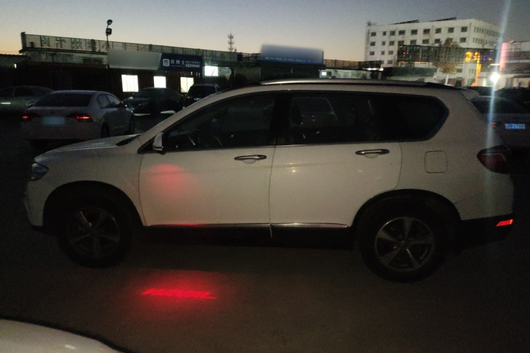 哈弗H6 2014款 运动版 2.4L 自动精英型车身外观4