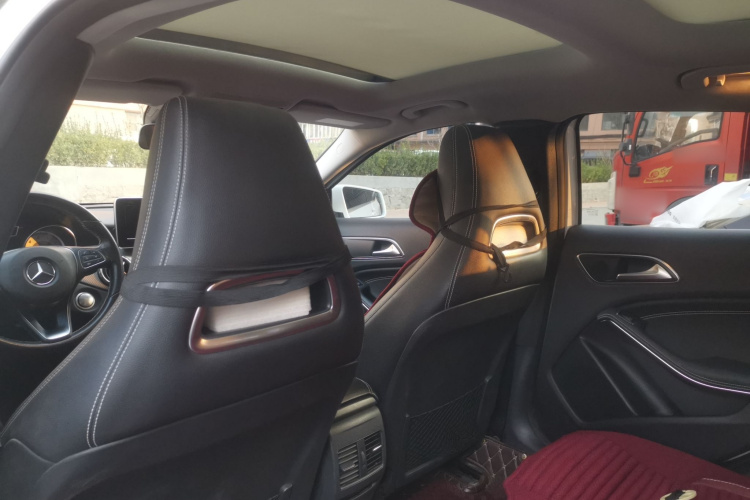 奔驰GLA 2016款 GLA 200 动感型中控内饰22