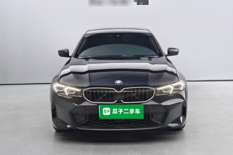 宝马3系 2025款 330Li M运动曜夜套装车身外观2