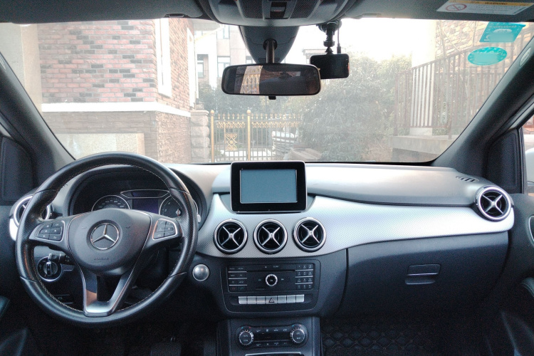 奔驰B级 2015款 B 200 时尚型中控内饰7002