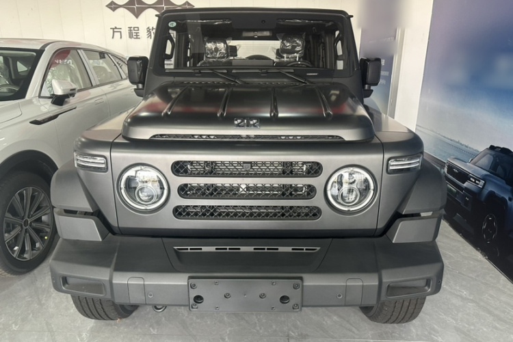 212 T01 2024款 2.0T 机械师车身外观6002