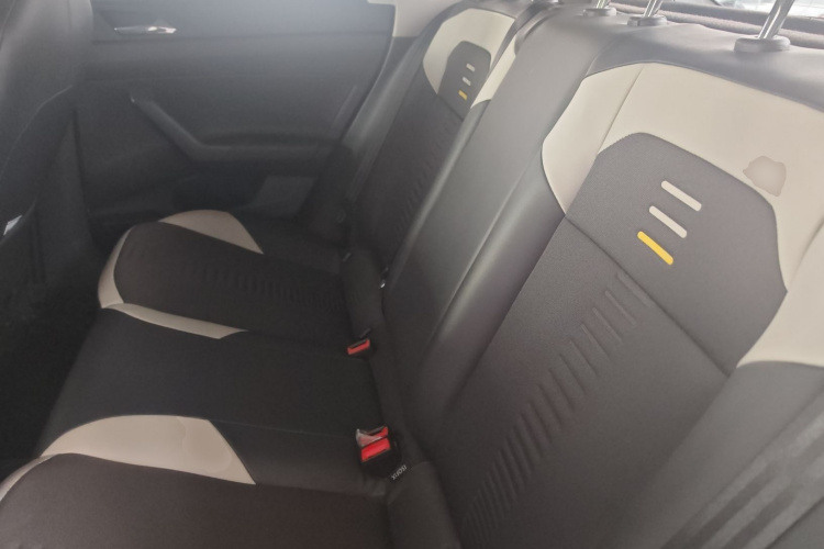 大众 Polo 2023款  Plus 1.5L 自动炫彩科技版中控内饰7004