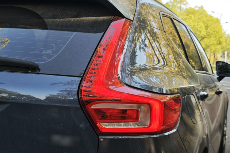 沃尔沃XC40 2022款 T4 四驱智行时尚版车身外观6004