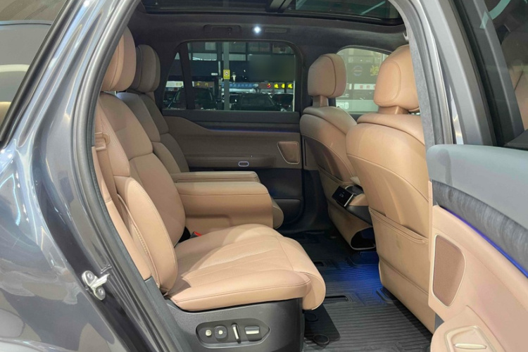 蔚来ES8 2024款 75kWh中控内饰7007