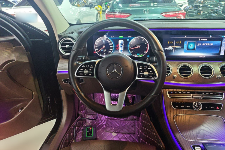 奔驰E级 2020款 改款 E 260 L中控内饰13