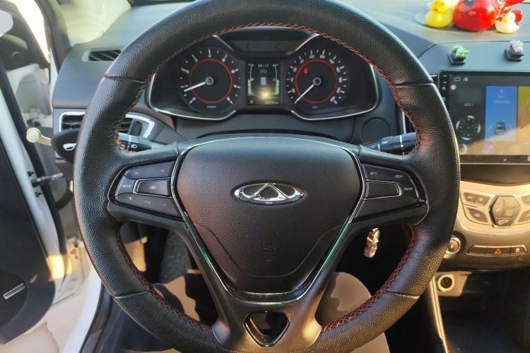 奇瑞 艾瑞泽5 2017款 1.5L CVT领潮版中控内饰13