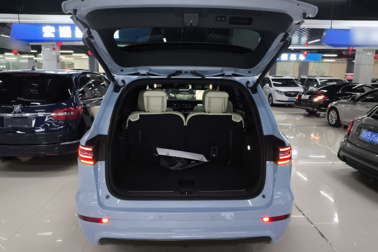 理想汽车 理想ONE 2020款 增程6座版机舱底盘23