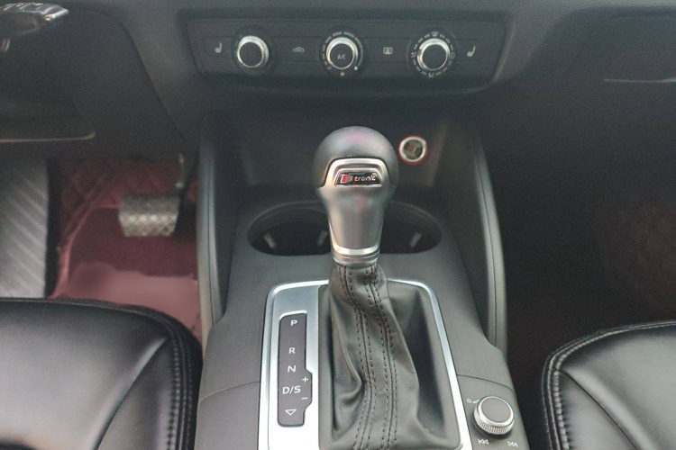 奥迪A3 2015款 Limousine 35 TFSI 百万纪念智领型中控内饰7004