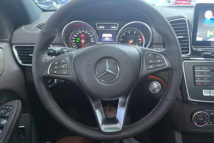 奔驰GLE 2017款 GLE 320 4MATIC 动感型局部细节13