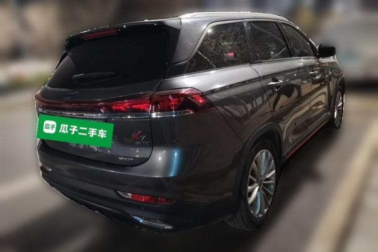 长安欧尚X7 PLUS 2022款 1.5T 蓝鲸版自动尊贵型车身外观7