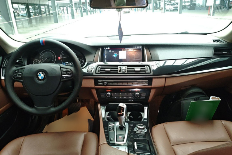 宝马5系(进口) 2015款 520i 典雅型中控内饰7002