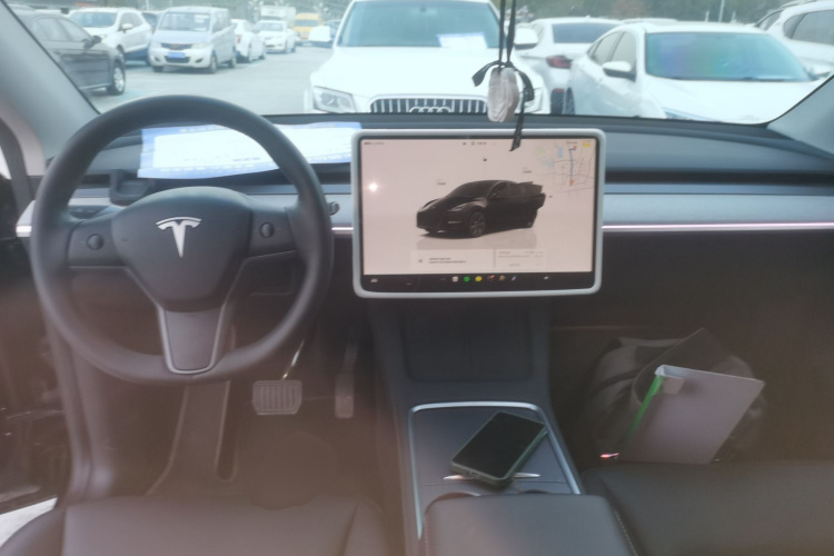 特斯拉 Model Y 2023款 后轮驱动版中控内饰12