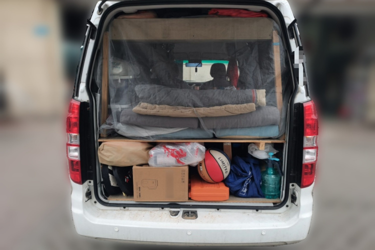 SRM鑫源 好运 2023款 标准型客车 6座中控内饰23