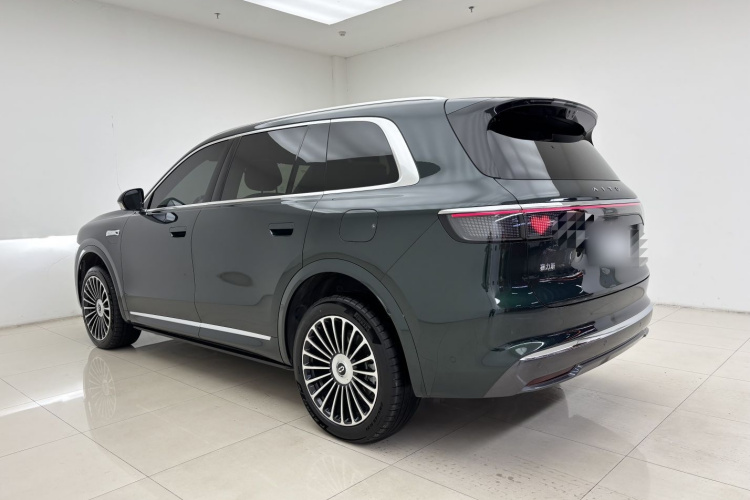 鸿蒙智行 问界M8 2025款 增程 Ultra版 53.4kWh 6座版车身外观6006