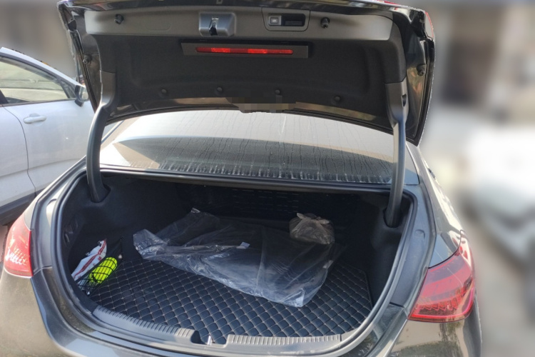 奔驰C级 2024款 改款 C 200 L 运动版中控内饰23