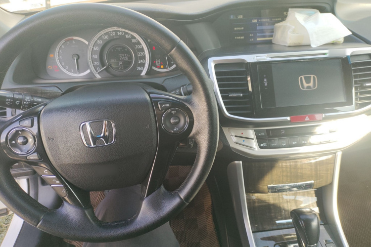 本田 雅阁 2014款 2.4L LX 舒适版中控内饰12