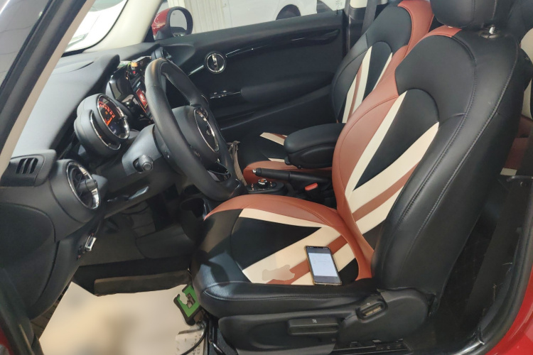 MINI 2019款 1.5T ONE PLUS局部细节19