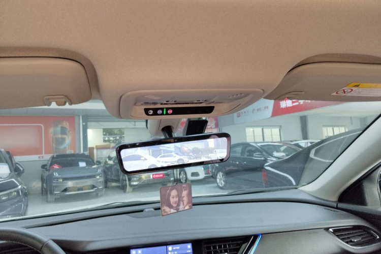 别克 君威 2024款 28T 纵享版中控内饰22