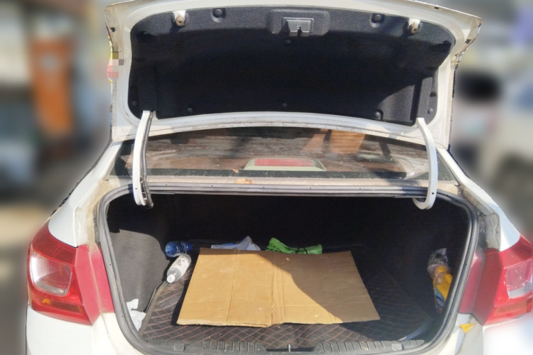 雪佛兰 科鲁兹 2015款 1.5L 经典 SE MT中控内饰23