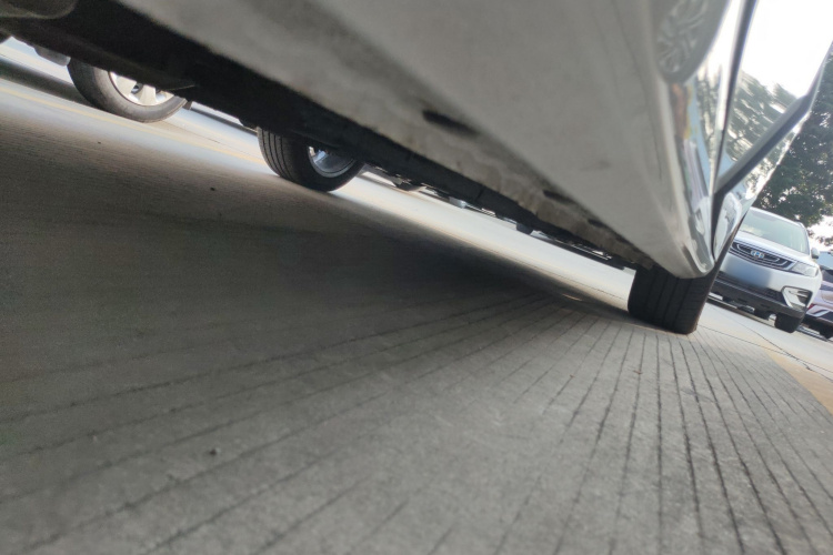 吉利汽车 帝豪 2025款 第4代 1.5L CVT尊贵型局部细节9002