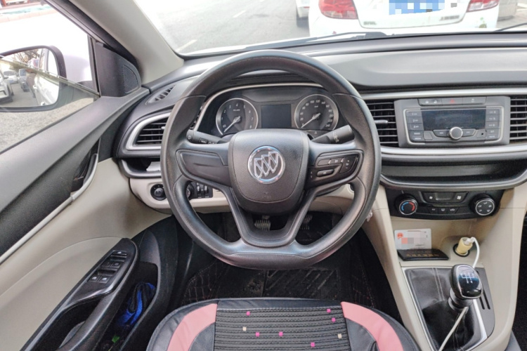 别克 英朗 2015款 15N 手动精英型中控内饰13