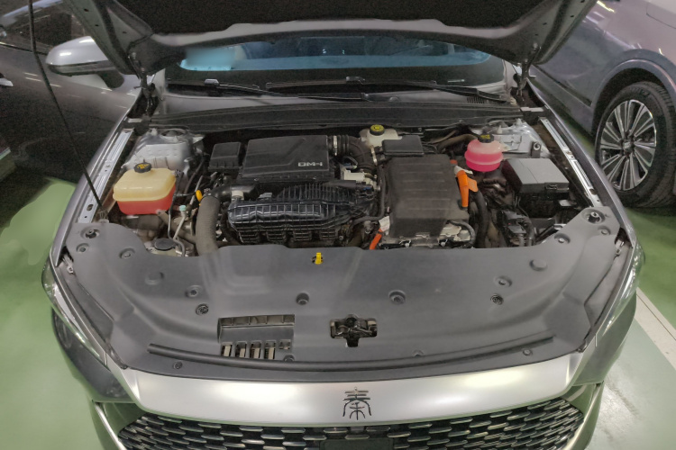 比亚迪 秦PLUS 2021款 DM-i 120KM 旗舰型机舱底盘24