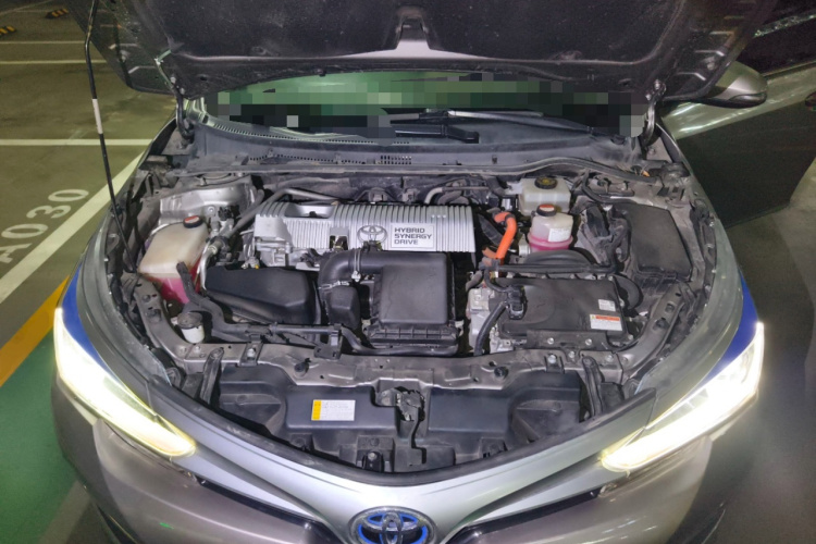 丰田 卡罗拉 2016款 双擎 1.8L E-CVT精英版局部细节24