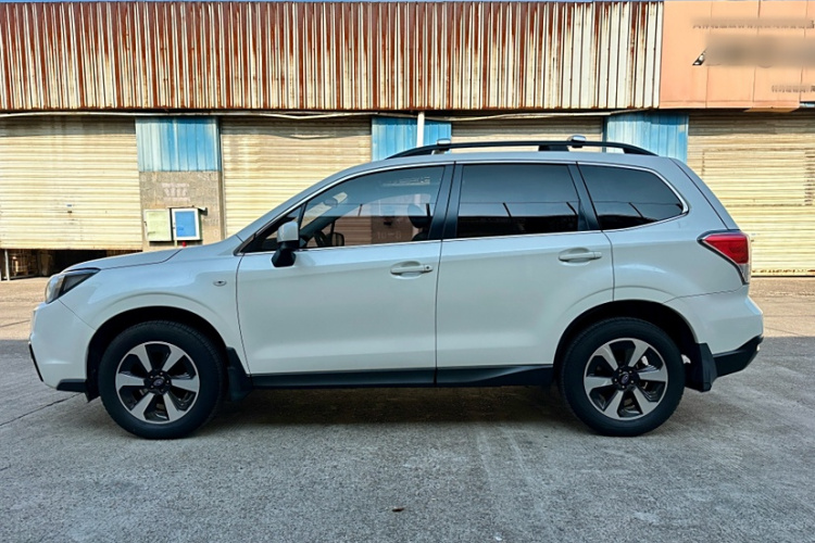 斯巴鲁 森林人 2016款 2.0i 豪华导航版车身外观6002