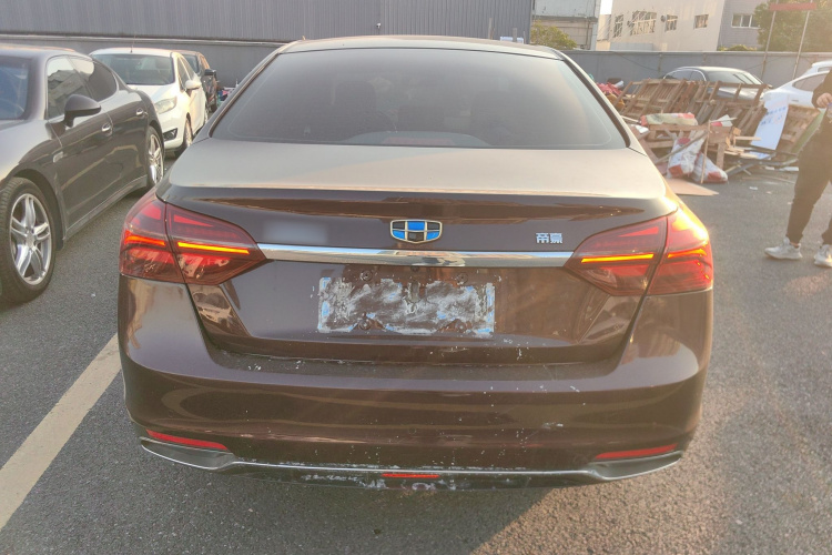 吉利汽车 帝豪 2018款 1.5L CVT向上互联版车身外观6