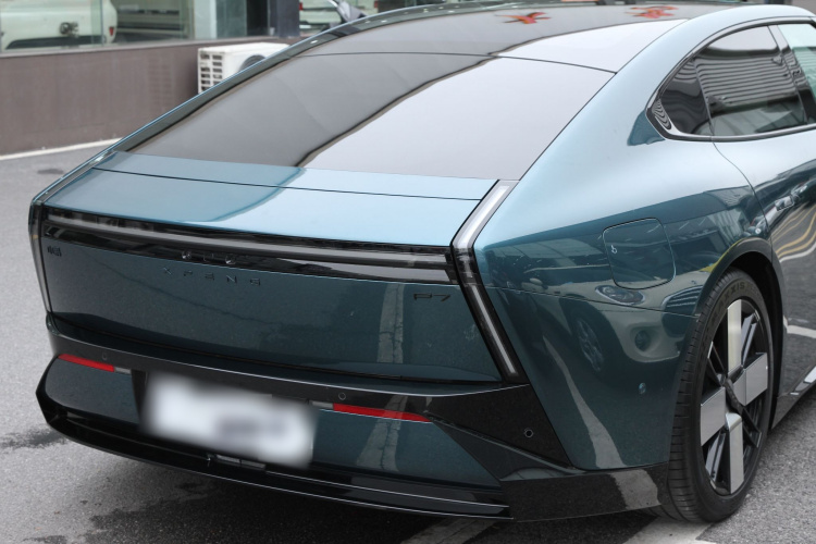 小鹏P7 2025款 750 四驱高性能 Ultra车身外观6005