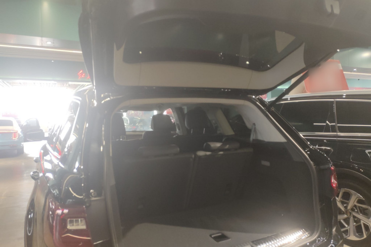 红旗HS7 2021款 2.0T DCT两驱智联旗畅版机舱底盘23