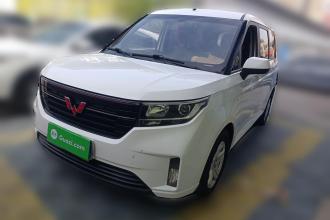 五菱汽车 五菱宏光PLUS 2019款 1.5T 手动豪华型 7座