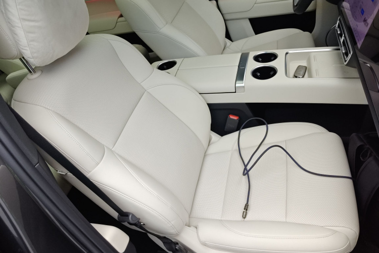 理想汽车 理想L8 2023款 Air局部细节41