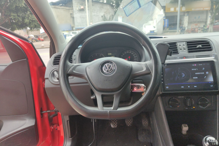 大众 Polo 2016款 1.4L 手动风尚型中控内饰13