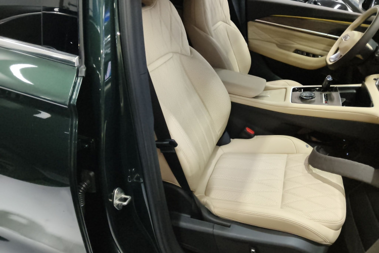 吉利汽车 星越L 2025款 东方曜 2.0TD 自动四驱望月版局部细节41