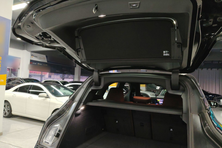 宝马iX 2023款 xDrive40机舱底盘23