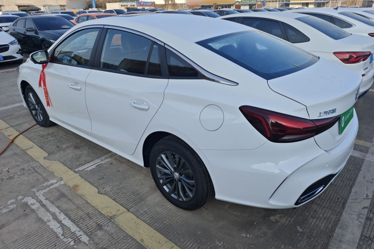 名爵 MG5 2025款 180DVVT 全球豪华版车身外观6006