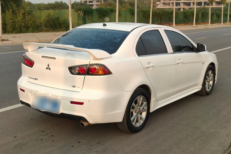 三菱 翼神 2013款 时尚版 1.8L CVT舒适型车身外观6006