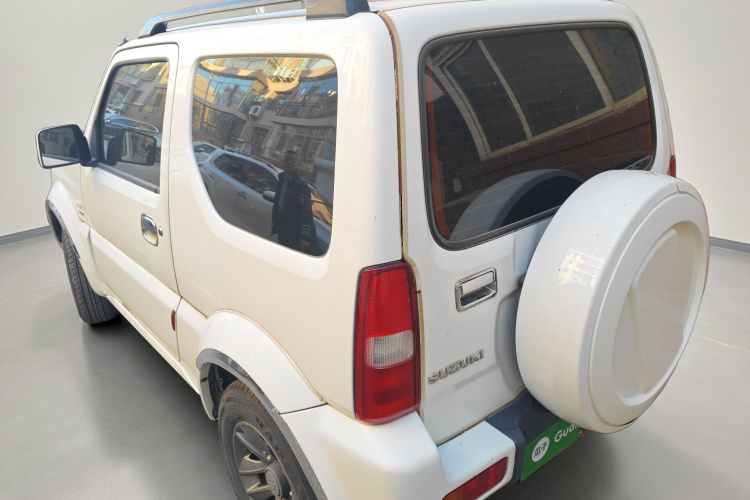 铃木 吉姆尼 2015款 1.3 MT JLX车身外观5